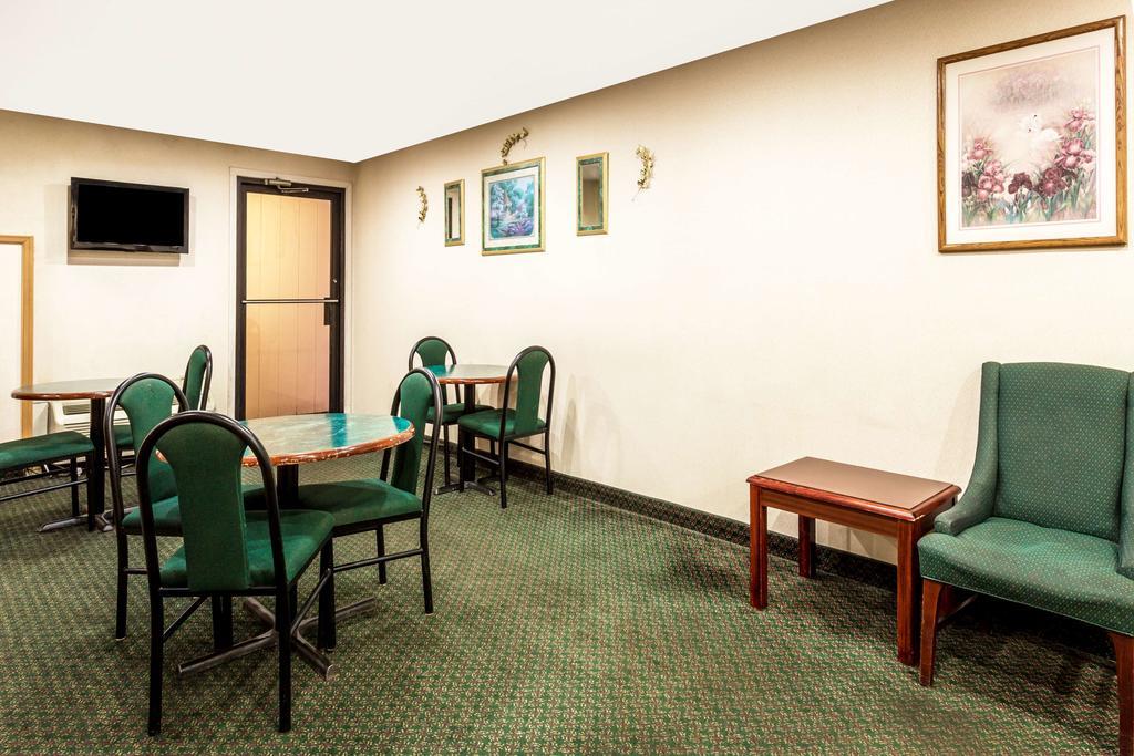 Knights Inn Crawfordsville Buitenkant foto